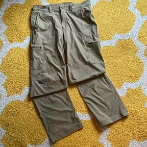 L. L. Bean nylon active pants 33x34